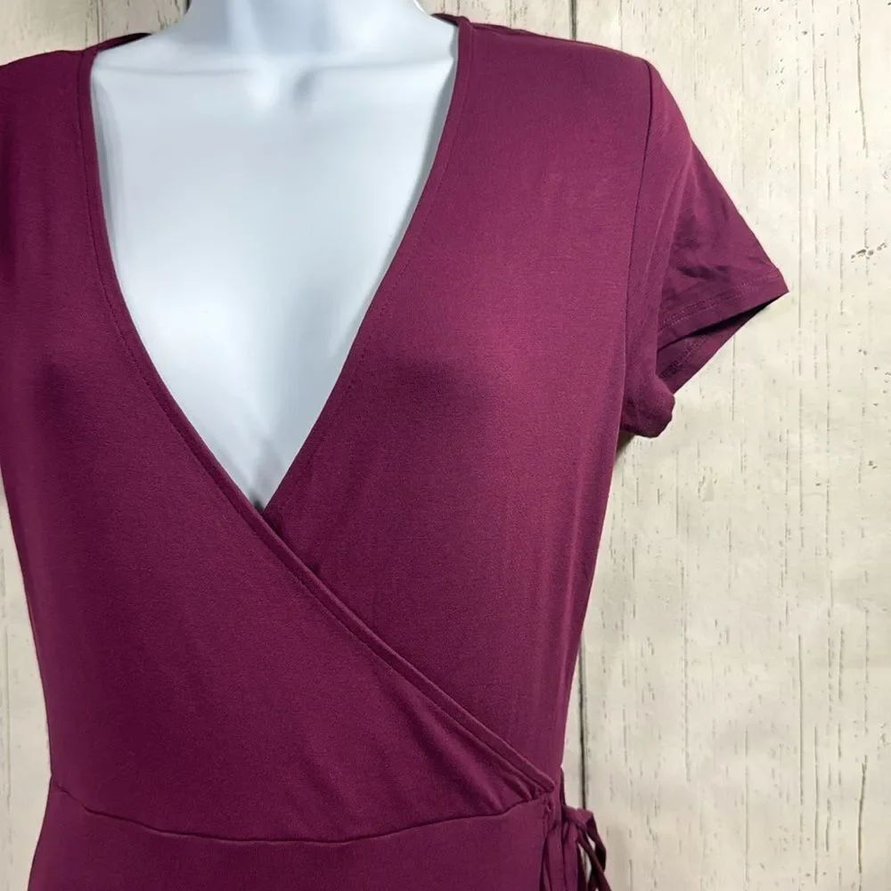 Forever 21 Burgundy Wrap Midi Dress Size M Short Sleeve Boho Romantic Flowy - Picture 4 of 14